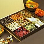 Berries Dry Fruits N Sweets Box