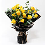 Lovely Yellow Roses Bouquet with Choco Berry Cake