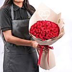 باقة 35 وردة جوري أحمر في غلاف بيج فاخر - هدية أنيقة