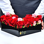 باقة ورد حمراء ملكية مع عطر شوبارد روز في بوكس شكل قلب
