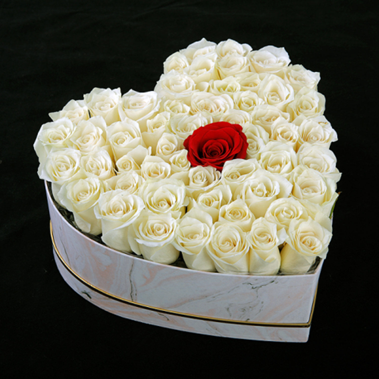Online Pure Love Roses Heart Box Gift Delivery in Qatar - Fnp.ae