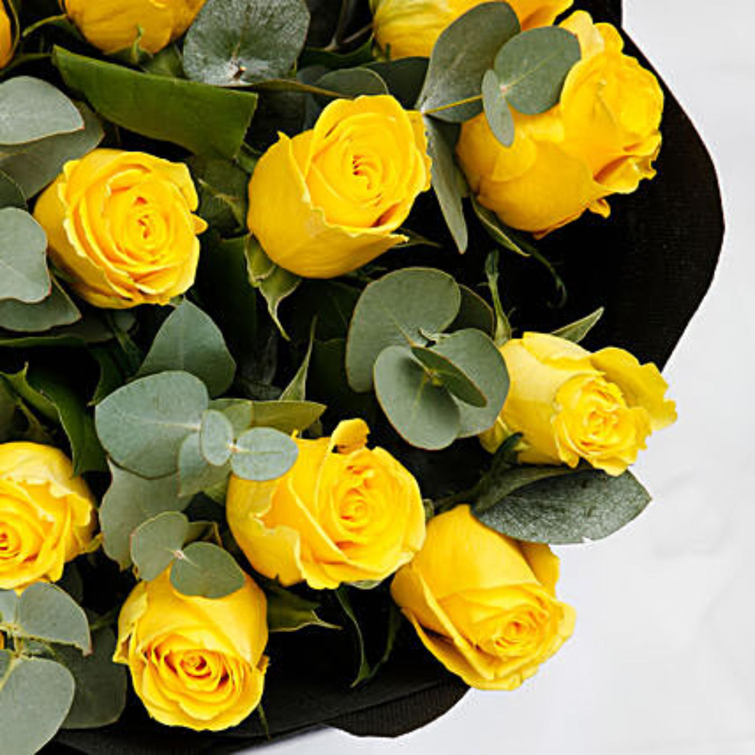 Online Sunshine 20 Yellow Roses Bouquet Gift Delivery in Qatar FNP