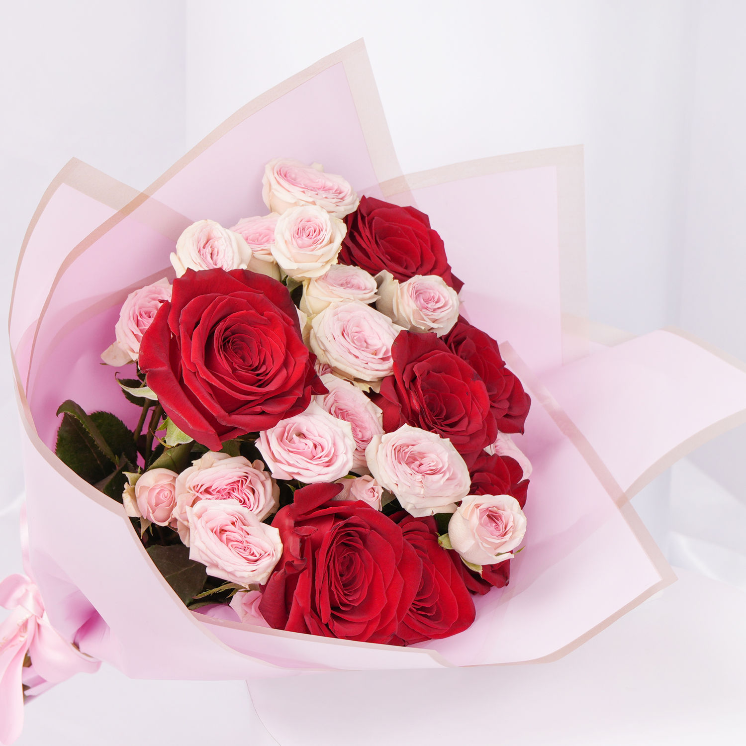 Online Eternal Love Valentine Bouquet Gift Delivery in Qatar - FNP