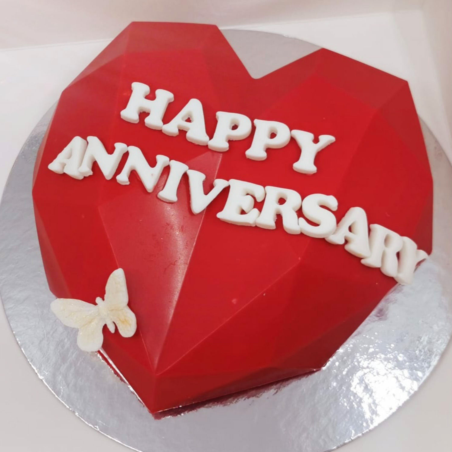 Pinata Qatar Online Happy Anniversary Pinata Cake Gift Delivery in Qatar - Fnp.ae
