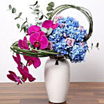 Special Rose and Hydrangea Vase With Chocolates