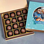 هدايا شوكولاته في علبة كرتون مع صورة شخصية مطبوعة على العلبة