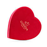 هدية علبة شوكولاته جوديفا المخملية على شكل قلب أحمر