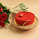 هدية عيد الحب - باقة ورد أحمر لفة لون بني مع كيك شوكولاته