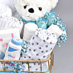 هدايا المولود الجديد صبي ترتيب هدايا لون أبيض وأزرق في سلة مع دمى