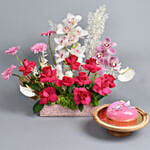 Roses And Smiles Arrangement With Cake