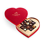 هدية علبة شوكولاته جوديفا على شكل قلب أحمر مخملي
