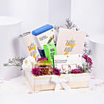 بوكس هدايا مكتبية منوعة مع نبتة خضراء - هدية عملية
