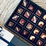 كنوز الإمارات | قطع شوكولاتة بالمكسرات 32 قطعة