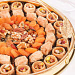 طبق حلويات عربية فاخر