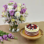 كومبو كيكة رد فيلفيت مع فازة ورد