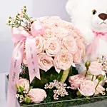 باقة وردية مع دب ناعم