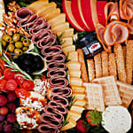 تشيز بورد إف إن بي بوكس فطور وتركي رومي وبسكويت 