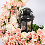 ستاند ورد هلال العيد وفانوس مع شوكولاتة