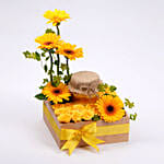 تنسيق ورد اصفر مع حلا كاسات مانجو كيك