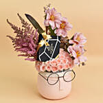 باقة ورد توليب مشمشي مع شوكولاته جوديفا في فازة أنيقة