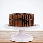 كيك شوكولا كيت كات مزين بورد من الشوكولا