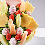 هدايا عيد الأم - فواكه مشكلة وفريزبالشوكولاتة في سلة