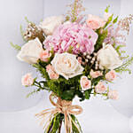 باقة ورود مشكلة بألوان لطيفة