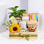 بوكس هدايا بنات لون وردي مع شاي وشمعة وورد صناعية