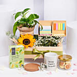 بوكس هدايا بنات لون وردي مع شاي وشمعة وورد صناعية