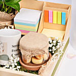 بوكس هدايا بنات لون وردي مع شاي وشمعة وورد صناعية