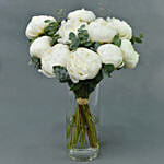 باقة 10 ورود فاوانيا بيضاء منعشة في مزهرية زجاجية