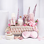 بوكس هدايا ومستلزمات رياضية مع المكسرات - هدية مدروسة