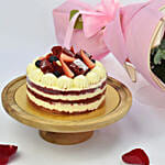 كومبو باقة ورد حمراء ووردية وكيك ريد فيلفت صغير