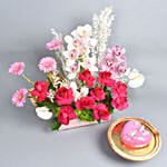 Roses And Smiles Arrangement With Cake