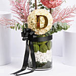 باقة ورد في مزهرية خاصة لعيد الميلاد