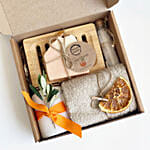 بوكس هدايا مستلزمات شخصية مميزة مع شمعة