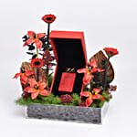 باقة ورود توليب أحمر في بوكس مع علبة عطر