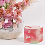 كومبو بوكس شاي مع باقة ورود توليب فاخر في فازة