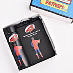 دفتر ملاحظات وقارورة وشوكولاته مخصصة للأب