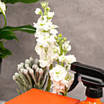 باقة ورد مع شمعة و معطر غرفة والاس آند كو