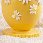 بيضة شوكولاته مزينة بالزهور