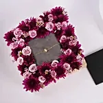 سوار دائري مطلي بالذهب في علبة هدايا من سيروتي 1881