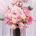 ورد وبالونات وهدايا المولودة