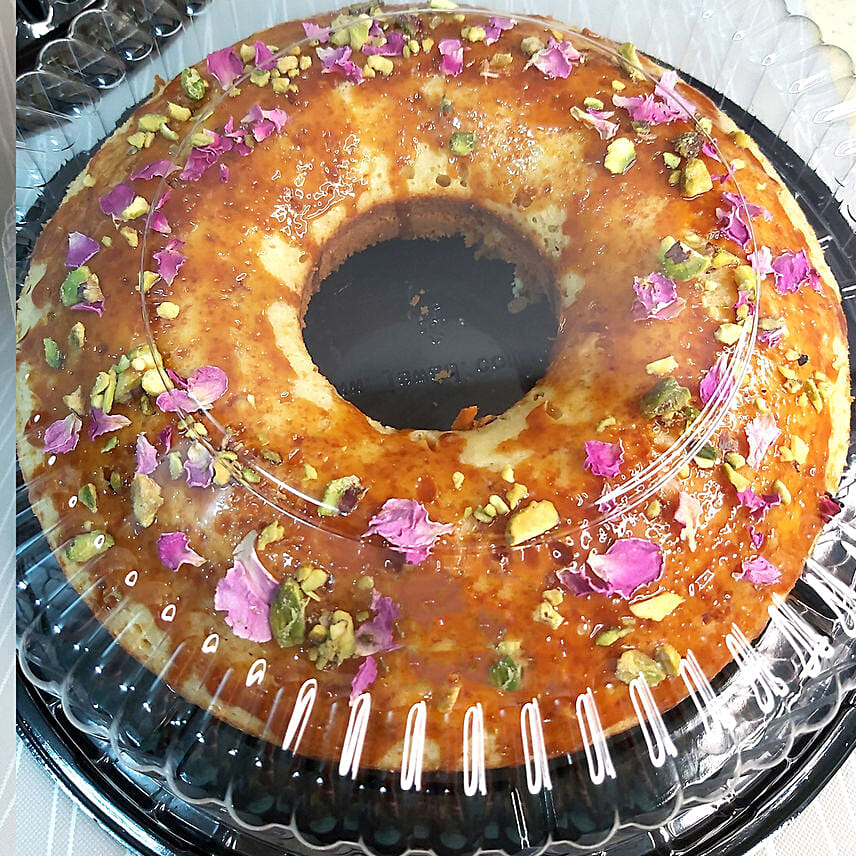 Delicious Cardamom Cake With Caramel Sauce