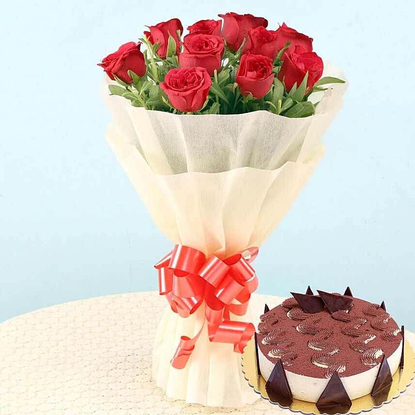 Romantic Roses & Tiramisu Cake 4 Portions