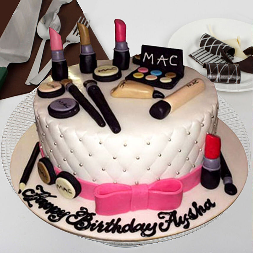 Mac Theme Cake 8 Portions Vanilla