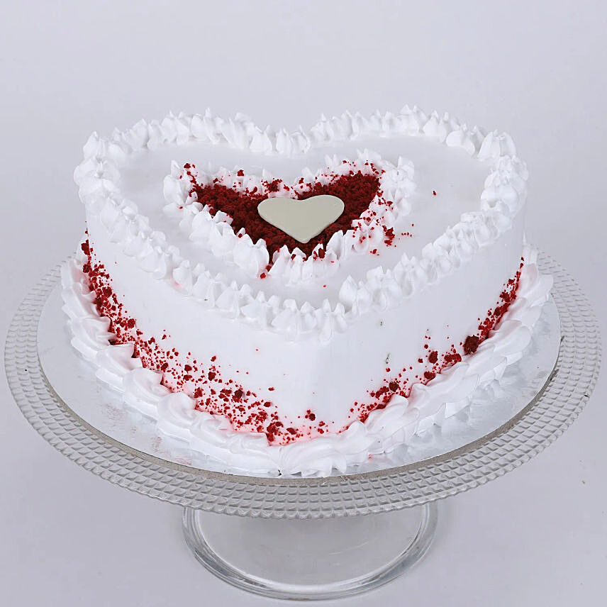 Red Velvet Cream Heart Cake 1.5 Kg
