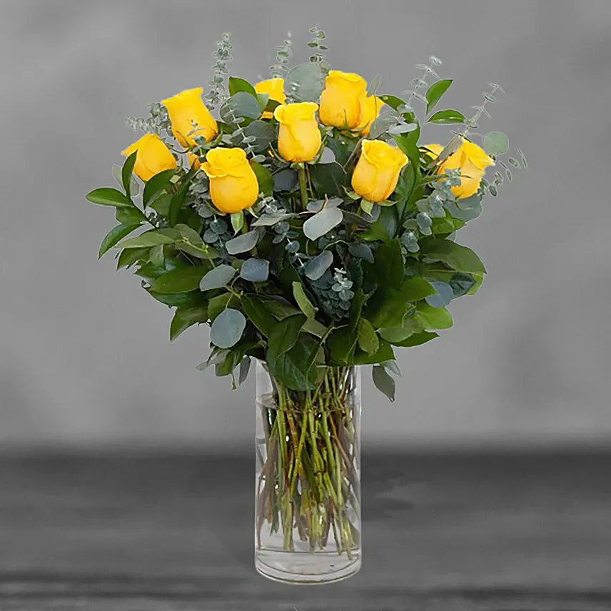 Bunch Of 12 Yellow Roses Glass Vase Arrangement