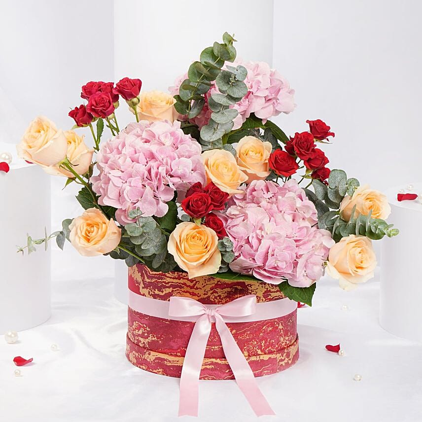 Charming Valentines Flower Box Charming Valentines Flower Box: Gift Delivery Jeddah