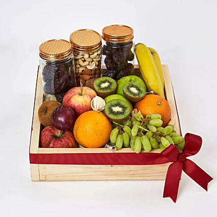 Nuts and Fruits Hamper: 